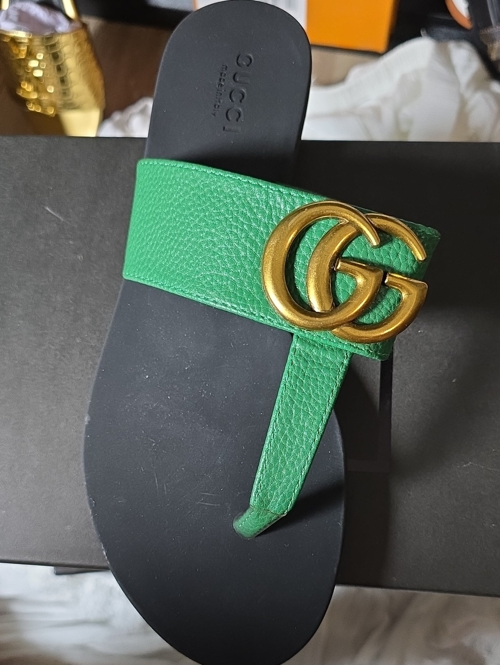 Gucci Green Leather Thong Sandals with Gold Double G
